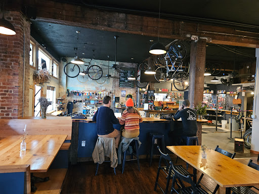 Peloton Cafe - Visual