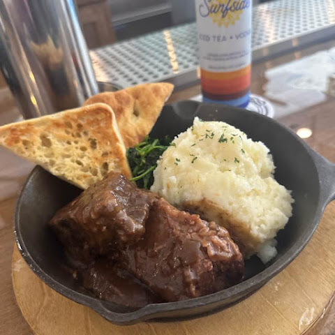 Dowling's Irish Pub & Restaurant by null