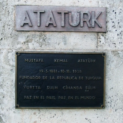 Photos of Atat&uuml;rk statue
