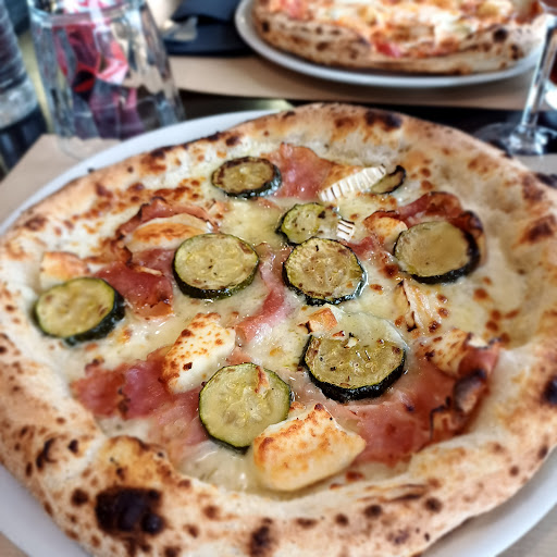 Photo 5 - Pizza Folie's 25420