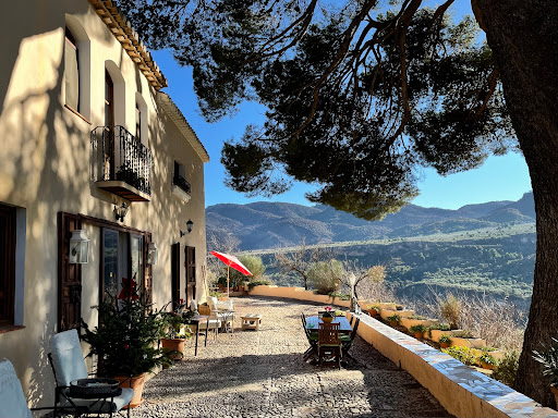 El PINO RETREAT - Superior Country Home with Hotel Services in Granada