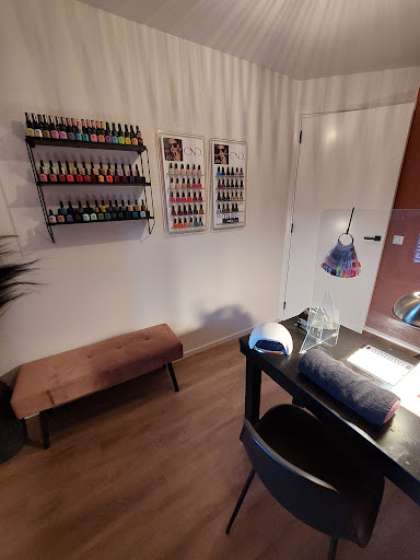 Nails by Lois