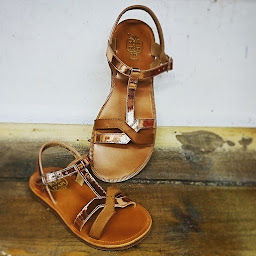 Photo n°26 de L'ELITE CHAUSSURES ENFANTS TOULON à Toulon (Magasin de chaussures)