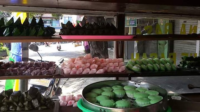 Aneka Kue Basah, Author: Jimmy Wahyudi Bharata