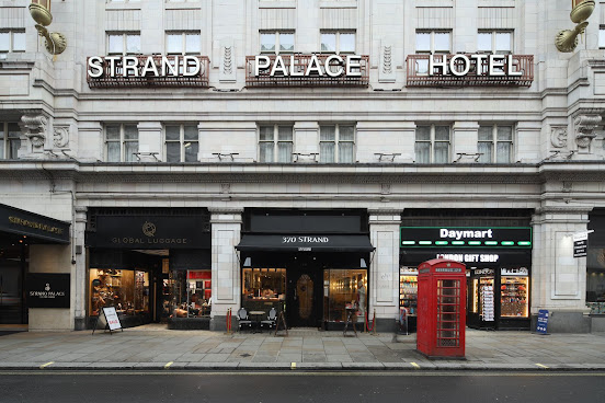 370 Strand by null