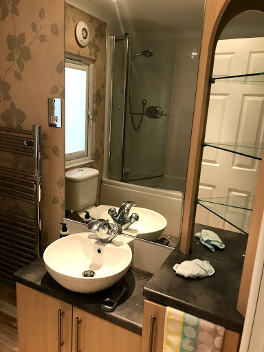 Alan Daniels Plumbing & Heating Supplies & Bathrooms - Thumbnail