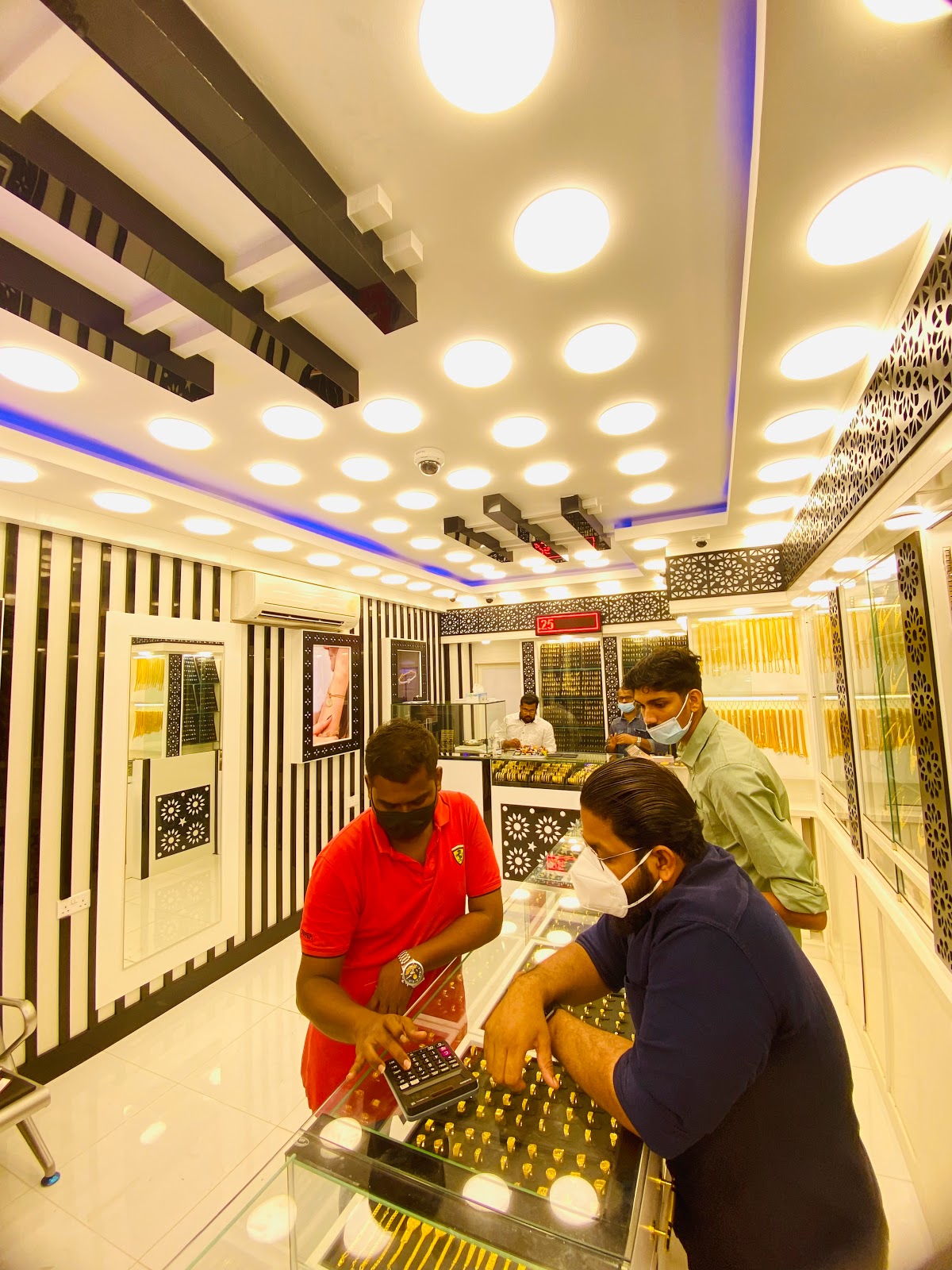 Manukkas jewellery - صورة 2