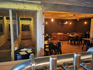 Photo n°3 de Le Voyage Heure - Escape Game - Lancer de hache - Bar à jeux à Besançon (Centre de loisirs)