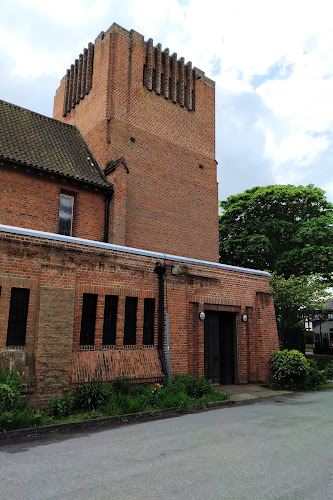 62 Hall Rd, Hull HU6 8SA