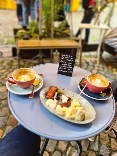 Kiki`s Oliven und Antipasti - Thumbnail