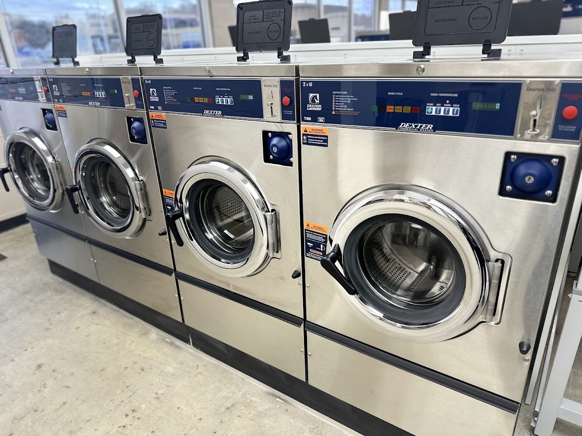 Highway 41 Laundromat & Uhaul facility with washing machines in Evansville