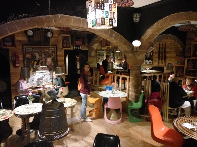 Mega Loft, Cafe, Resto, Gallery, ...