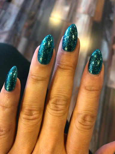 Nails By V - Visual