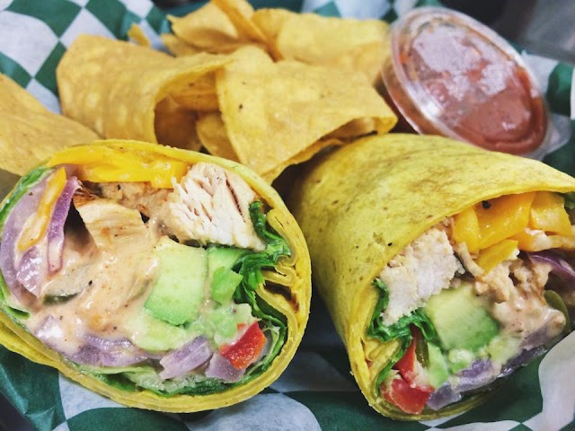FINS TropiCali Cuisine