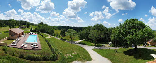 Photo de Gîtes Au Mas des Cyprès avec piscine proche Cahors à Laroque-des-Arcs (46090)
