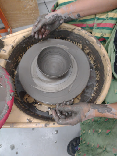 Photo de atelier céramique / Marine Ploix ceramiste à Sendets (64320)