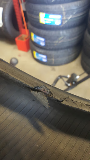 D & M Tire Sales Inc-Newport - Thumbnail