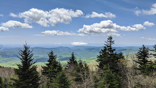 Grandfather Mountain Hiker Parking