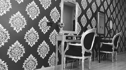 Peluqueria REBELDE VICTORY ROLLS Fuenlabrada especialista en tratamientos y peinados vintage