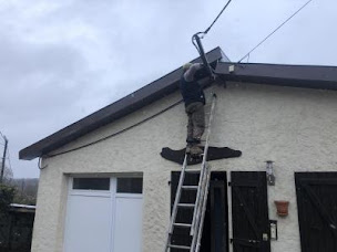 Photo n°24 de CLEMENT TOITURE 88 - Couvreur Réparation Démoussage Rénovation Fuites Couverture Peinture Hydrofuge Saint-Dié-des-Vosges à Saint-Dié-des-Vosges (Façadier)