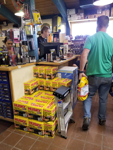 Wilson Hardware - Visual