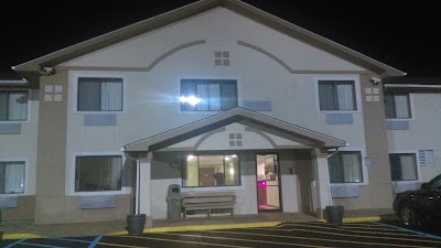 Photos of Super 8 Howe
