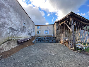 Photo n°5 de Gîte La Petite Maison Blanche à Le Perréon (Lodge)