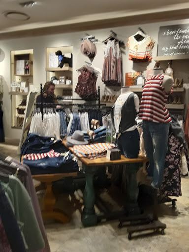 Altar'd State King of Prussia Mall - Thumbnail