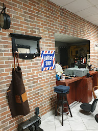 Photo n°7 de H ET L coiffure homme sur rdv à Périgueux (Salon de coiffure)