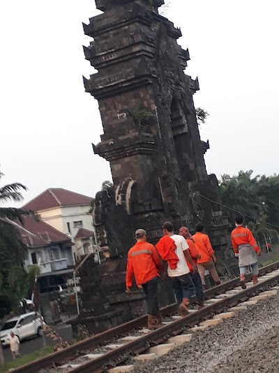 Photos of Buaran Station