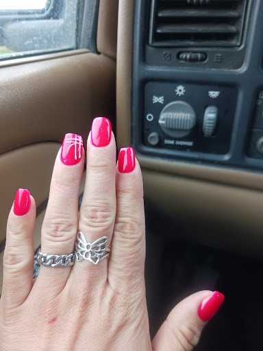 U First Nails - Visual