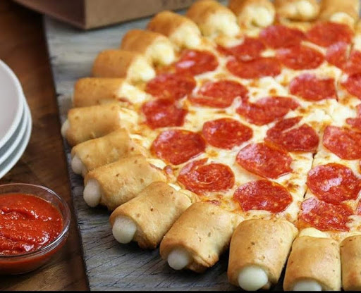 Pizzeria "The Pizza Hot"