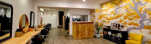 Photo n°25 de La Boite A Couleurs à Auray (Salon de coiffure)