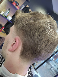 Photo n°16 de Star Coiffeur à Montbéliard (Salon de coiffure)