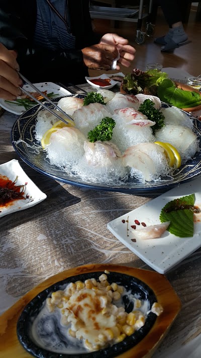 Photos of Gukdong cruises (cruises yisabu)