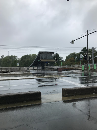 Bahnhof Karl-Wiechert-Allee