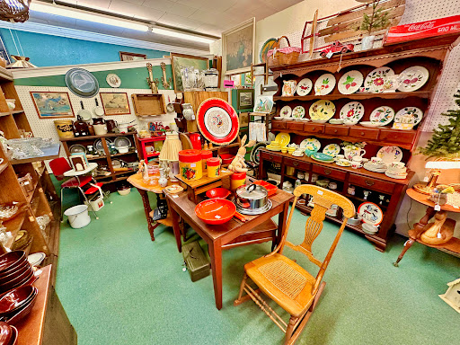 Marketplace Antiques - Thumbnail