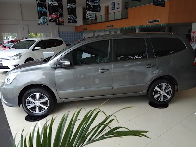 Photos of Showroom Nissan Sukamaju