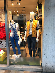 Photo n°17 de La Squadra à Noirmoutier-en-l'Île (Magasin de chaussures)