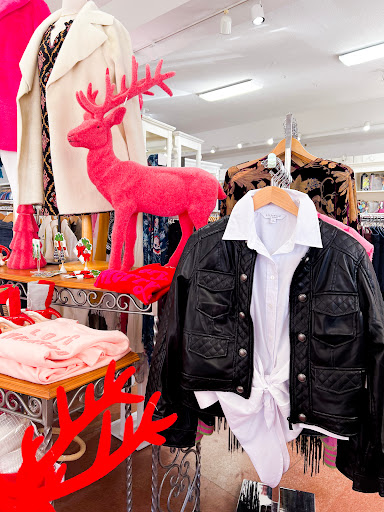 Tre's Chic Boutique - Thumbnail