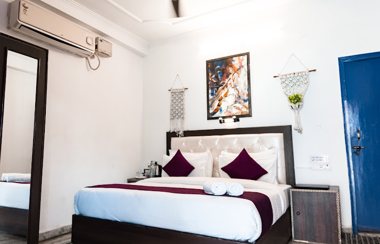 Live Free Hostel Rishikesh by null