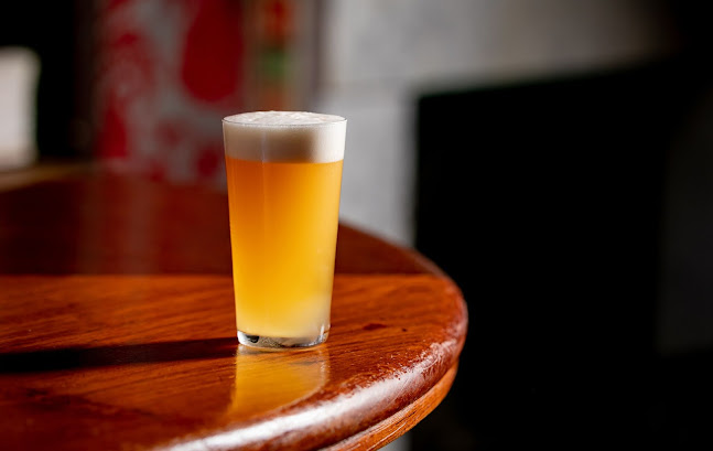 Reviews of The Four Sisters Bar in London - Pub