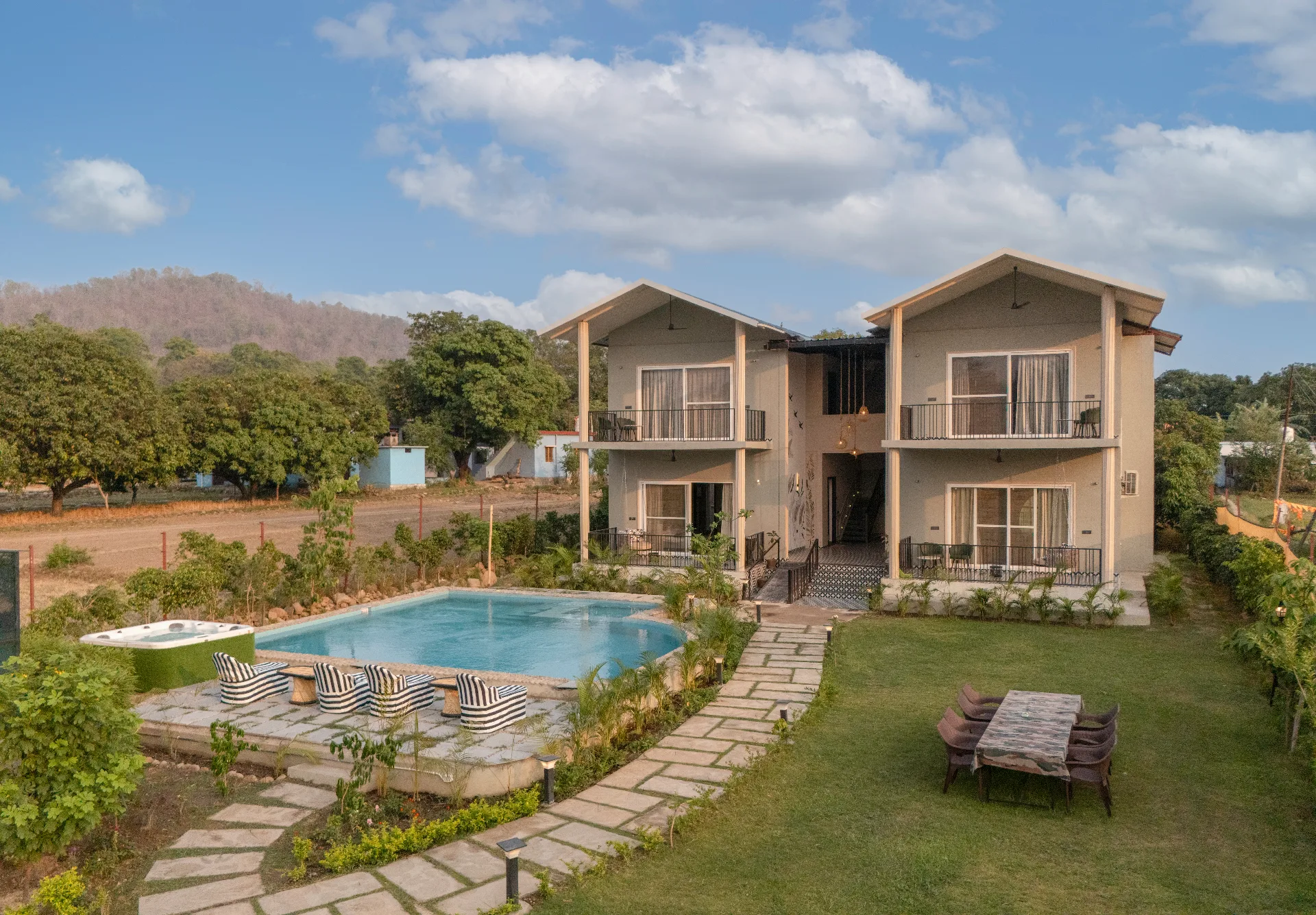 Srina Vilas, Corbett
