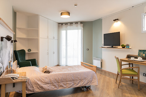 Photo de Ehpad Korian Les Luberons à Peyrolles-en-Provence (13860)