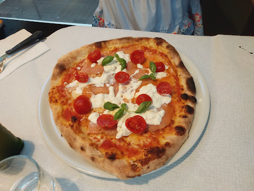 Basil Lounge Bar con Cucina e Pizzeria - Thumbnail