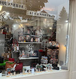 Photo n°4 de Coeur de Saint-Fargeau à Saint-Fargeau (Magasin de maroquinerie)