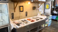 御来屋漁港直販店 お魚センター みくりや