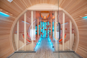 Photo n°12 de SpaPRO France - La Référence d'équipements wellness pour ERP à Tourville-la-Rivière (Magasin de matériel pour piscines)