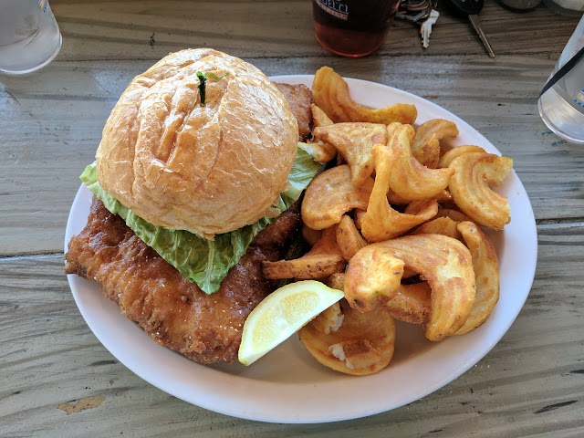 Salty Pelican Bar & Grill