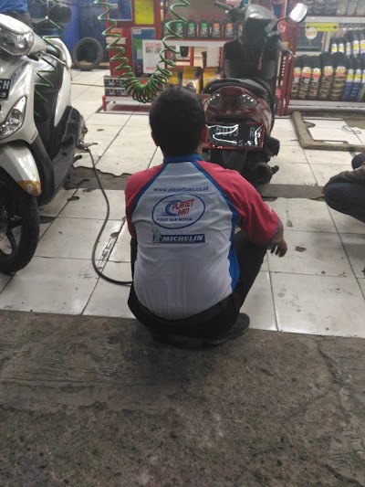 Photos of Planet Ban Parakan Jaya